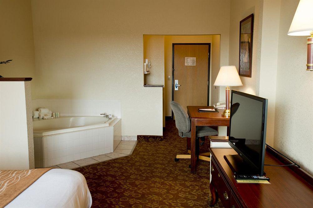 Comfort Suites Kansas City-Liberty Esterno foto